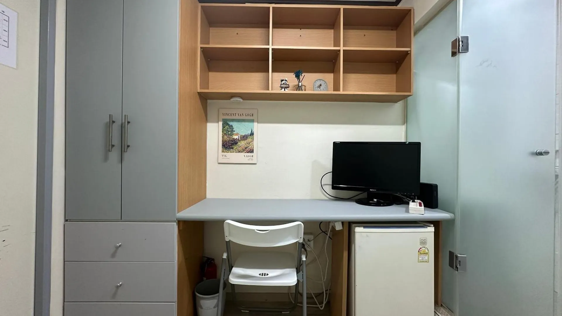Sinchon S Stay Seul Hotel a capsule
